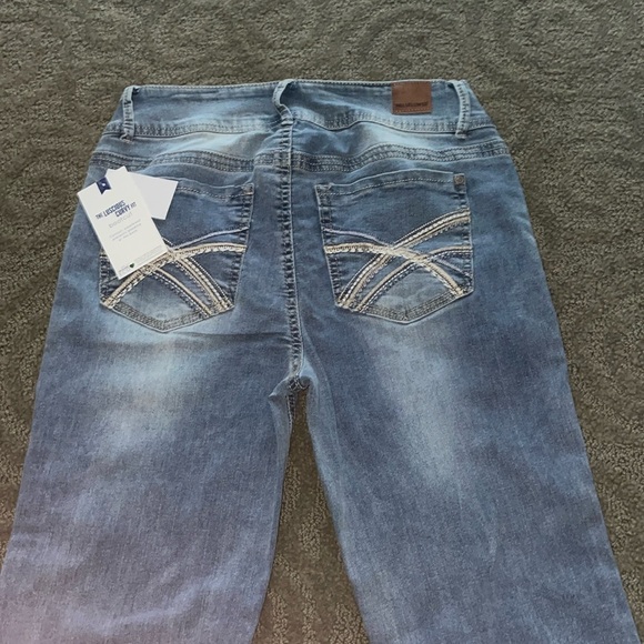 Luscious curvy fit boot cut jeans - Picture 3 of 3